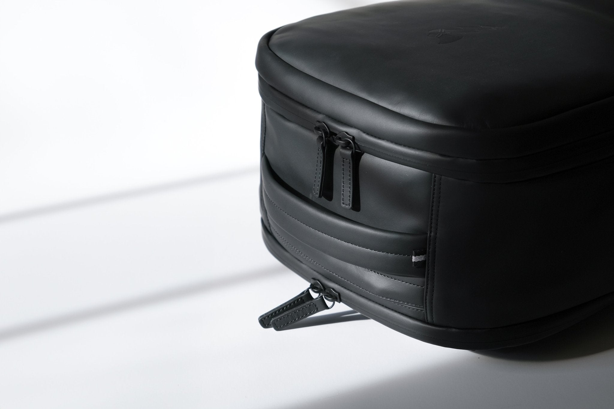 DEFY X LEANDER - Everyday Professional Backpack - Leander