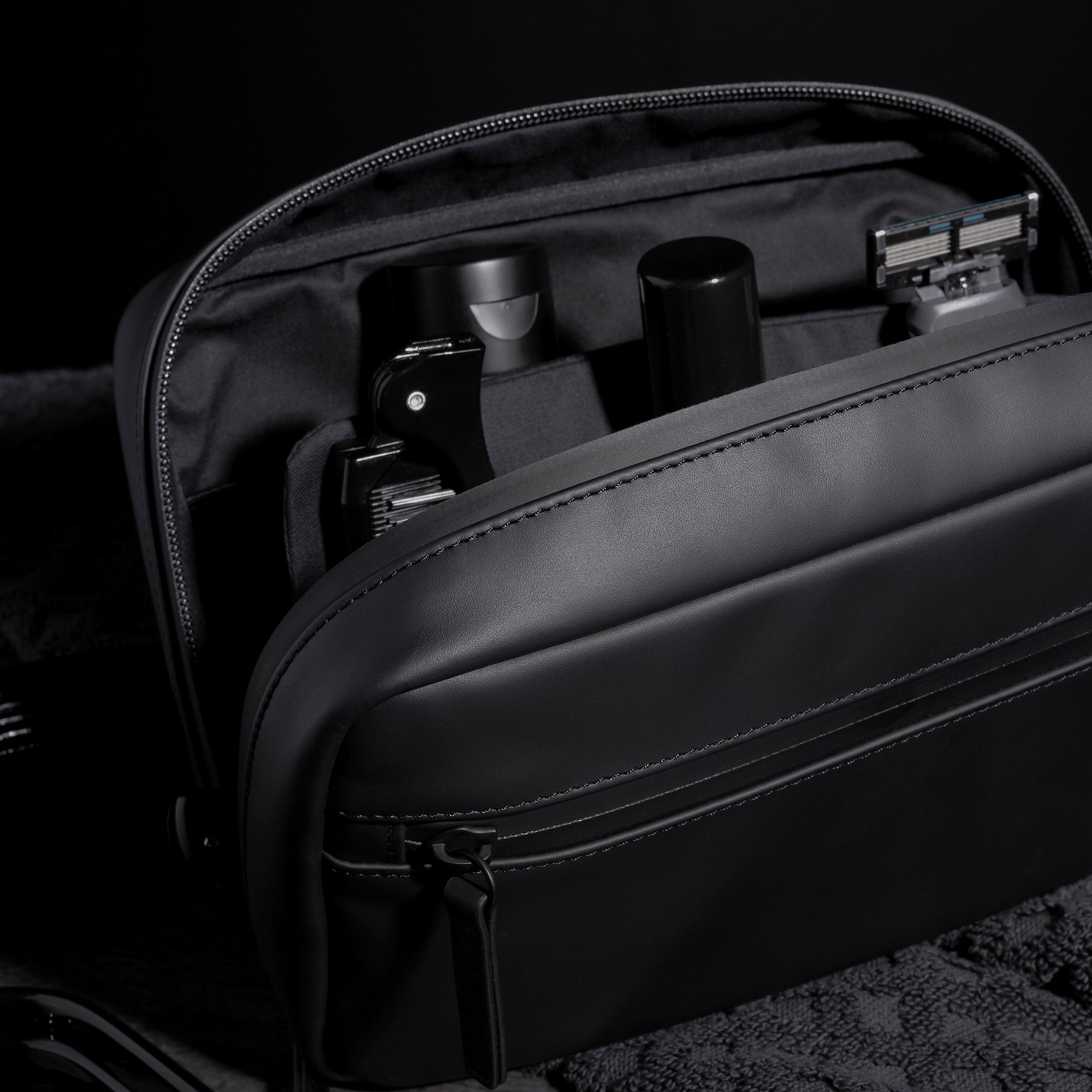 Everyday Professional - Dopp & Tech Kit - Leander