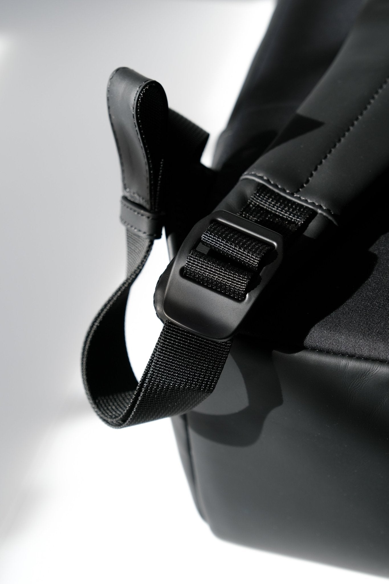 DEFY X LEANDER - Everyday Professional Backpack - Leander