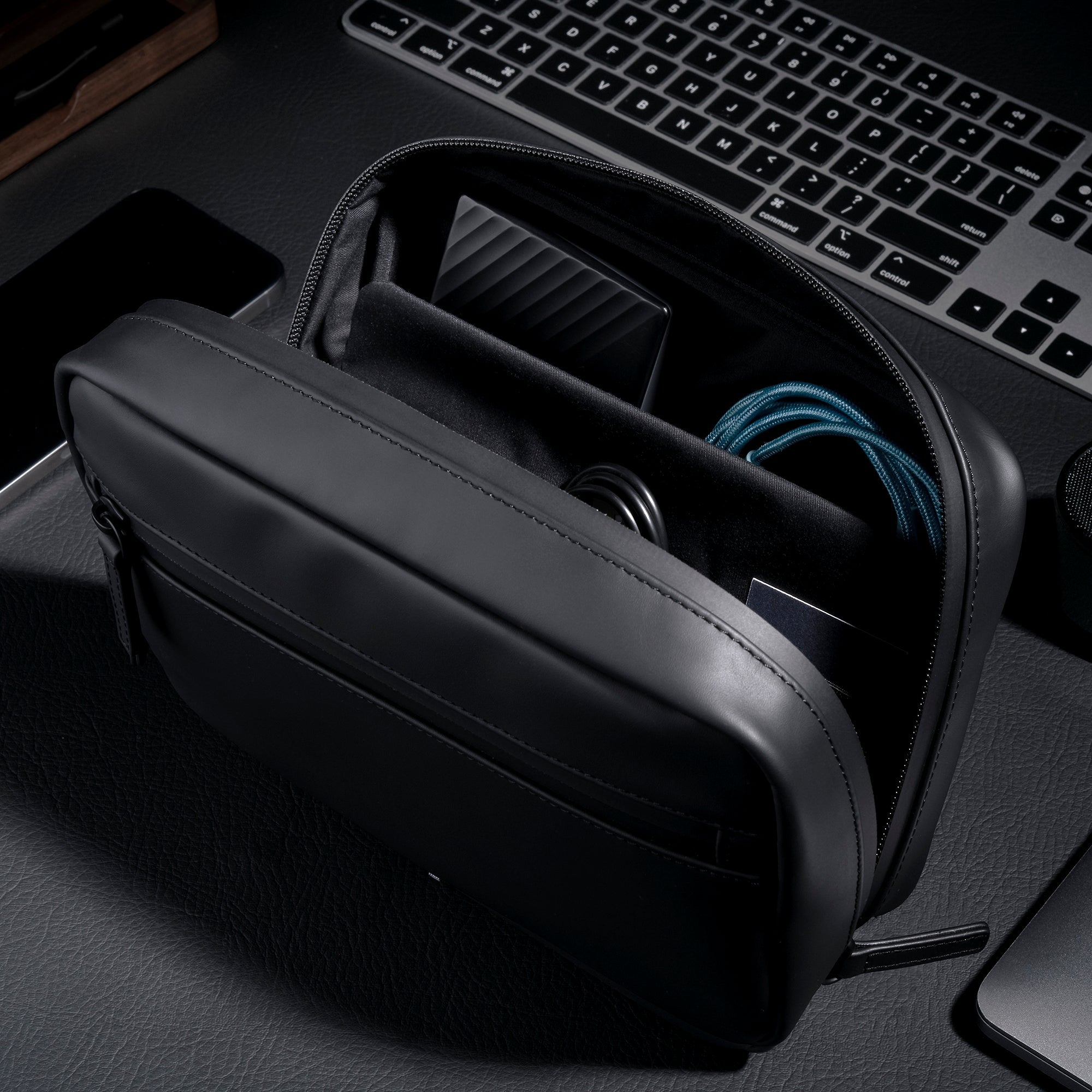 Everyday Professional - Dopp & Tech Kit - Leander